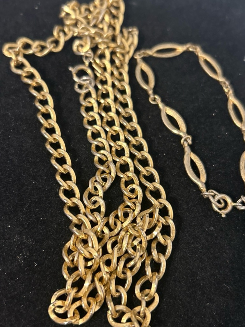 Gold-Tone Women's Chain Necklace and Bracelet Set